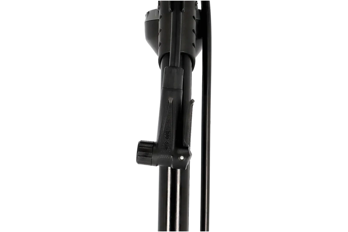 XLC Floor Pump PU-S06 är en stabil och effektiv fotpump