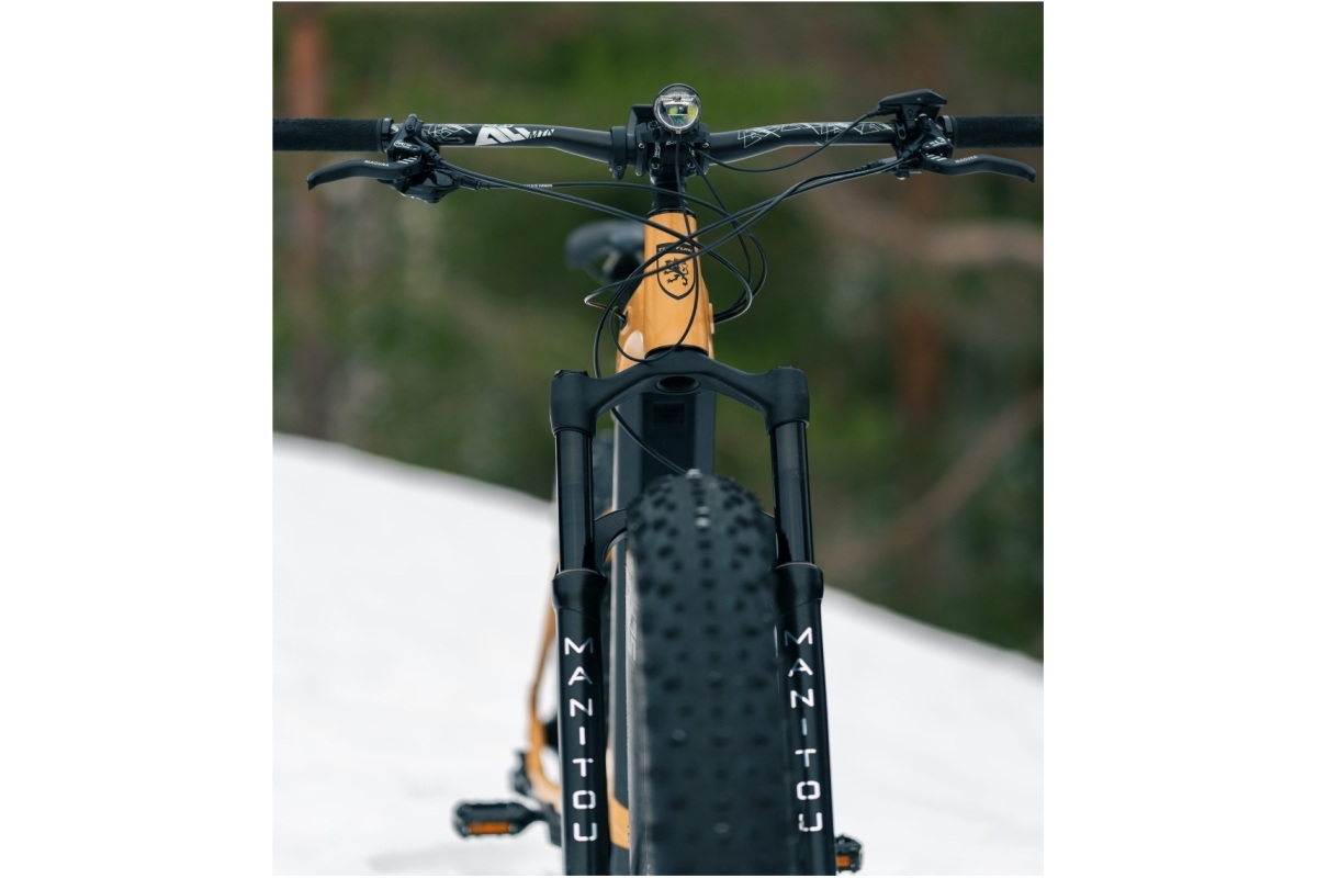 Tunturi eMAX EBF600 elfatbike med Bosch CX-motor och breda 26 x 4,8 tum däck