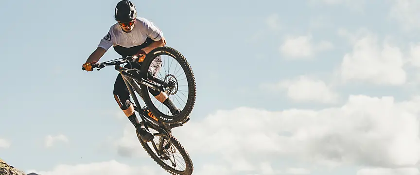 ghost-e-riot-enduro-el-mtb-mobil-temabild-864x360