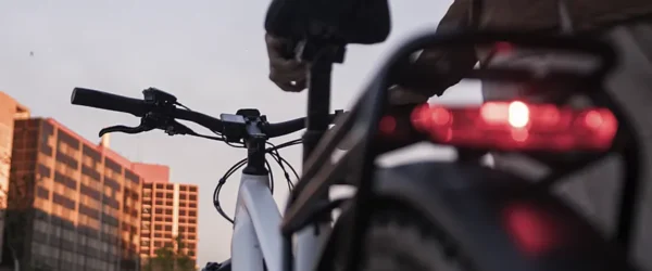 Lampor som ansluts till elcykelns batteri - Ebike Center