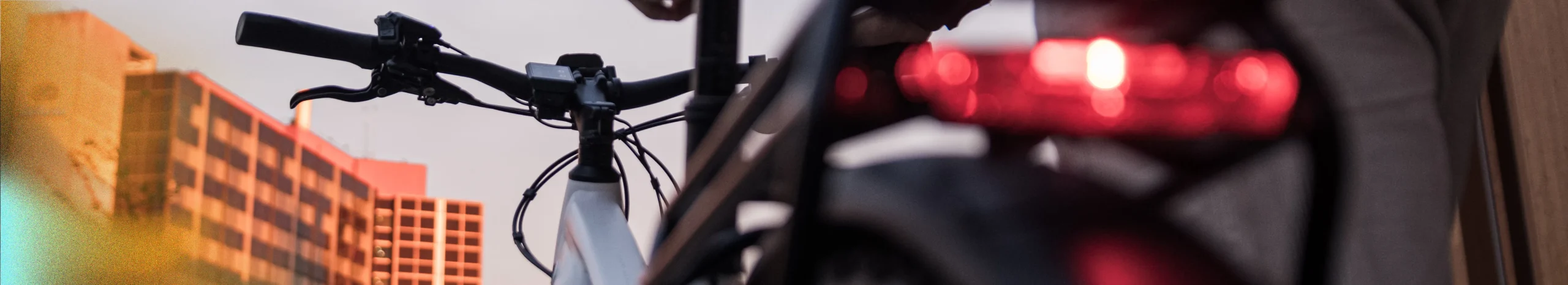 Lampor som ansluts till elcykelns batteri - Ebike Center